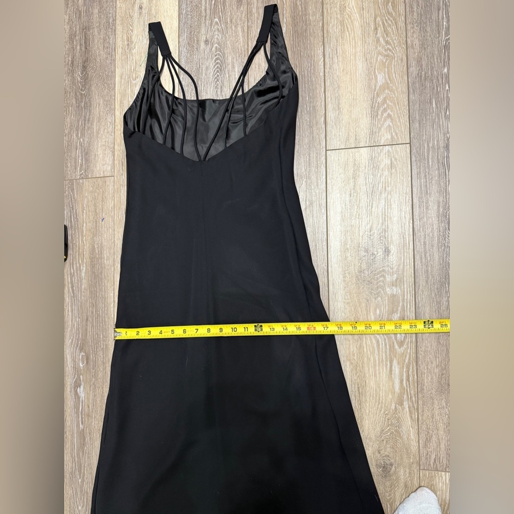 Elegant Black Maxi Dress - Picture 4 of 8